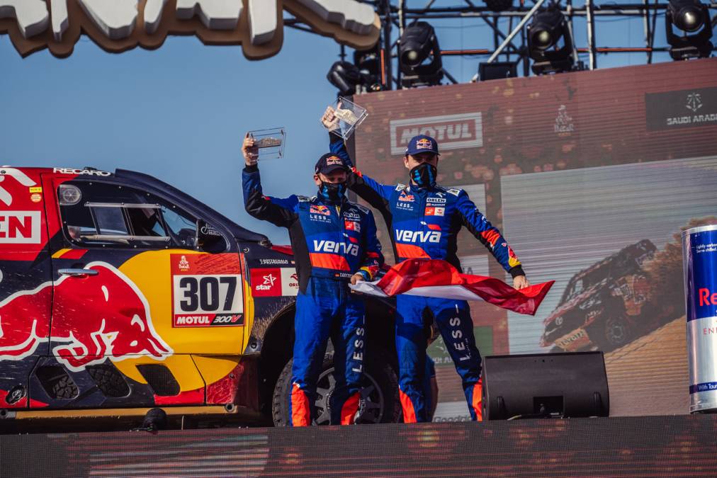 Podium Al-Attiyah i trzy Toyoty Hilux w TOP10 Rajdu Dakar 2021. Przygoński wśród najlepszych kierowców!